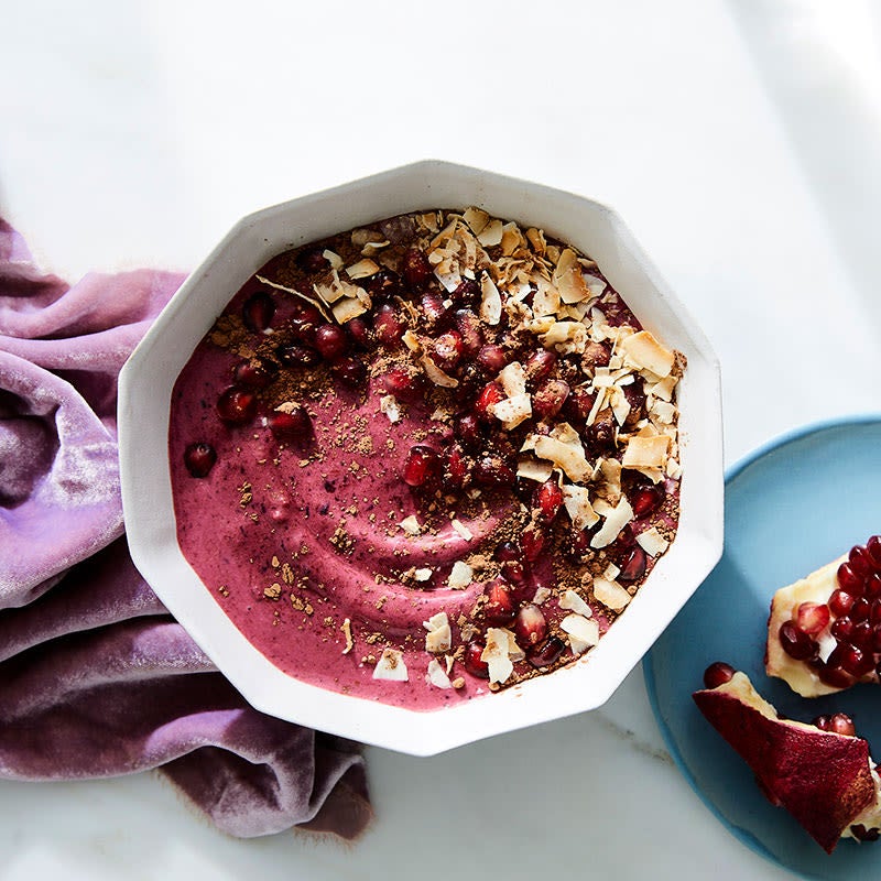 Photo of Pomegranate berry smoothie bowl by WW