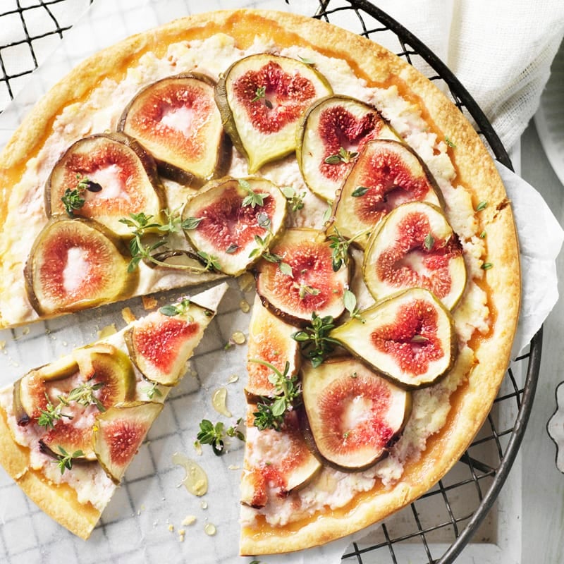 Fig and ricotta tart with honey