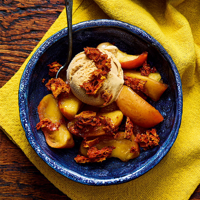 Roasted apples with honey comb