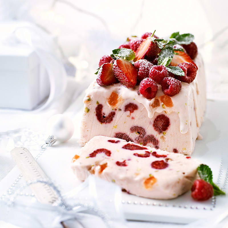 Berry delicious ice-cream cake with Turkish delight