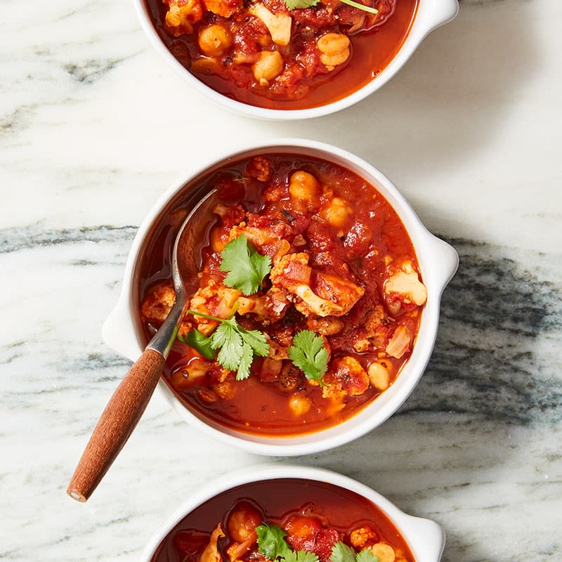 Spicy chickpea and cauliflower soup