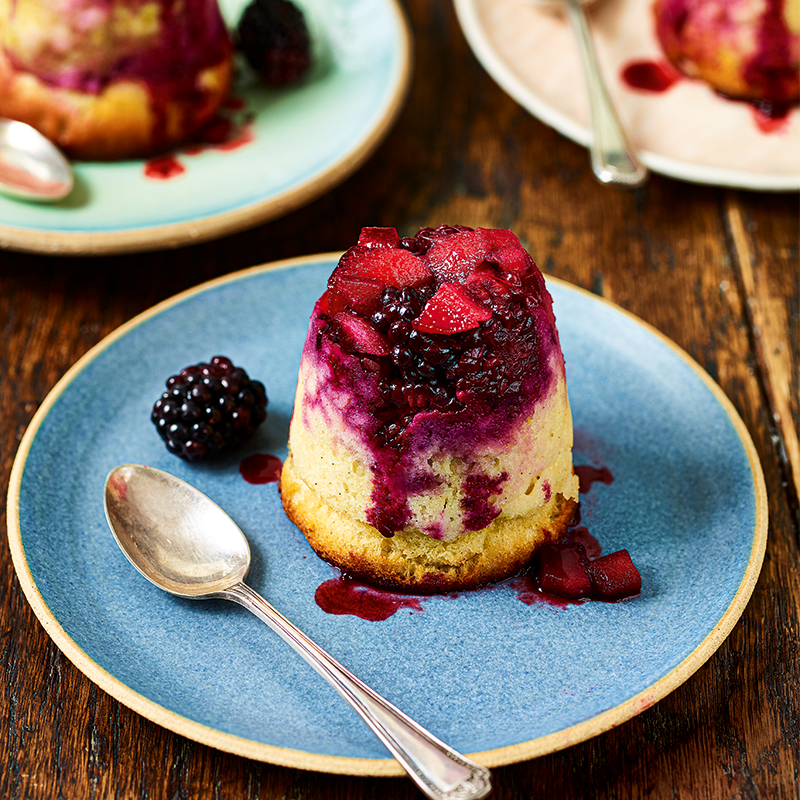 Pear and blackberry sponge puddings