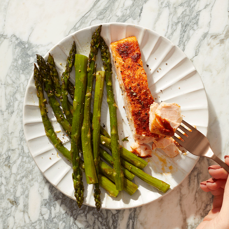Salmon and asparagus tray bake