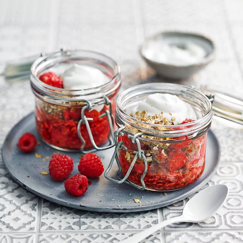 Granola and yoghurt pots with maple raspberries