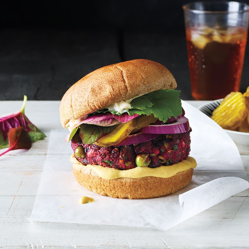 Photo of Beet and pea veggie burgers by WW